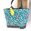 Sac cabas molletonné et aimanté. Bi matière. Fun et coloré, entièrement fait main en Bretagne par Marine et sa machine