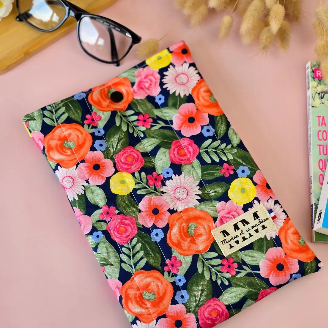 Porte-livre grenade, Housse de livre rembourrée, Couverture de livre florale, Pochette de livre menthe, Accessoires de livre, Cadeau pour amoureux des livres, Protège-livre, Sac de livre - France
