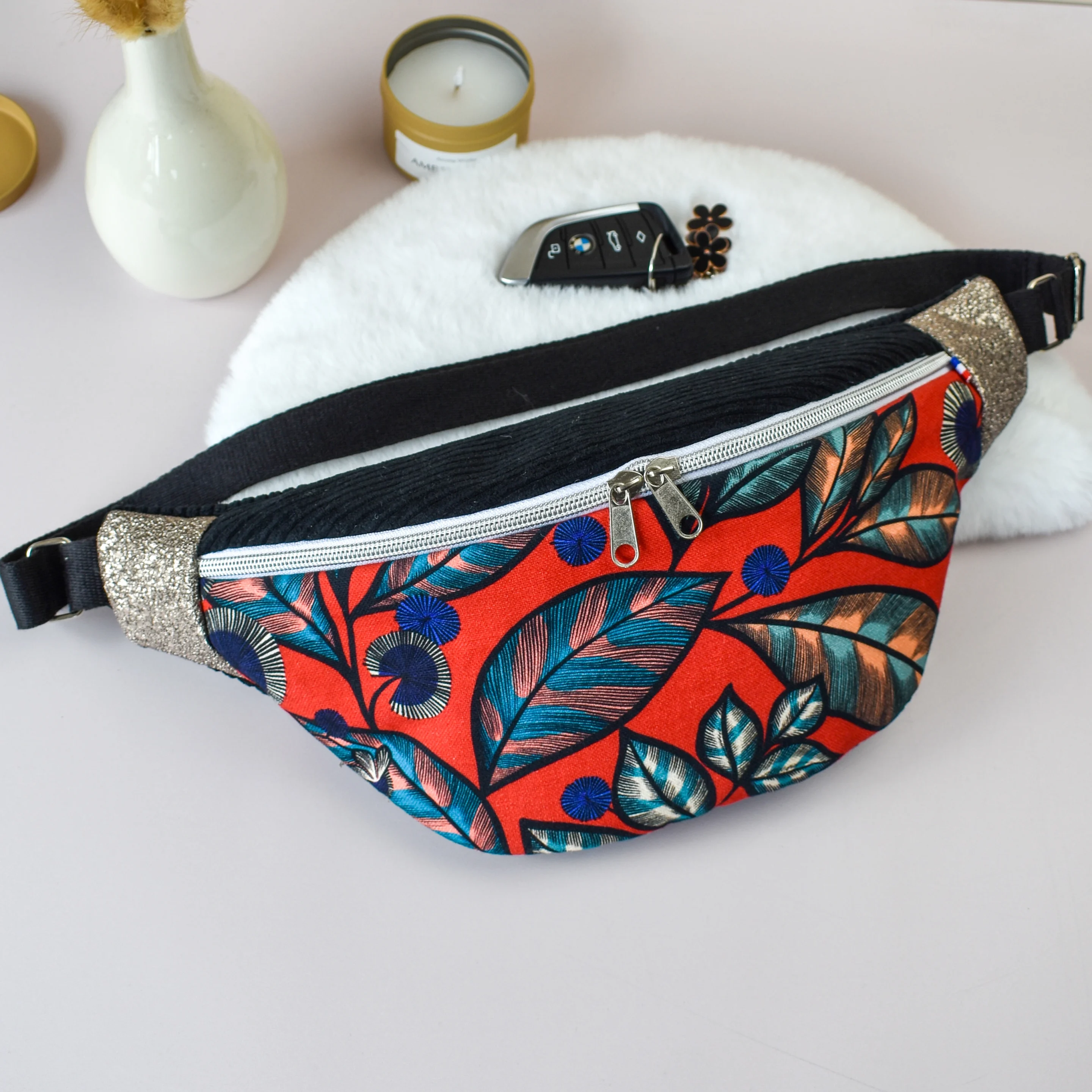 Sac banane femme tendance noir et rouge