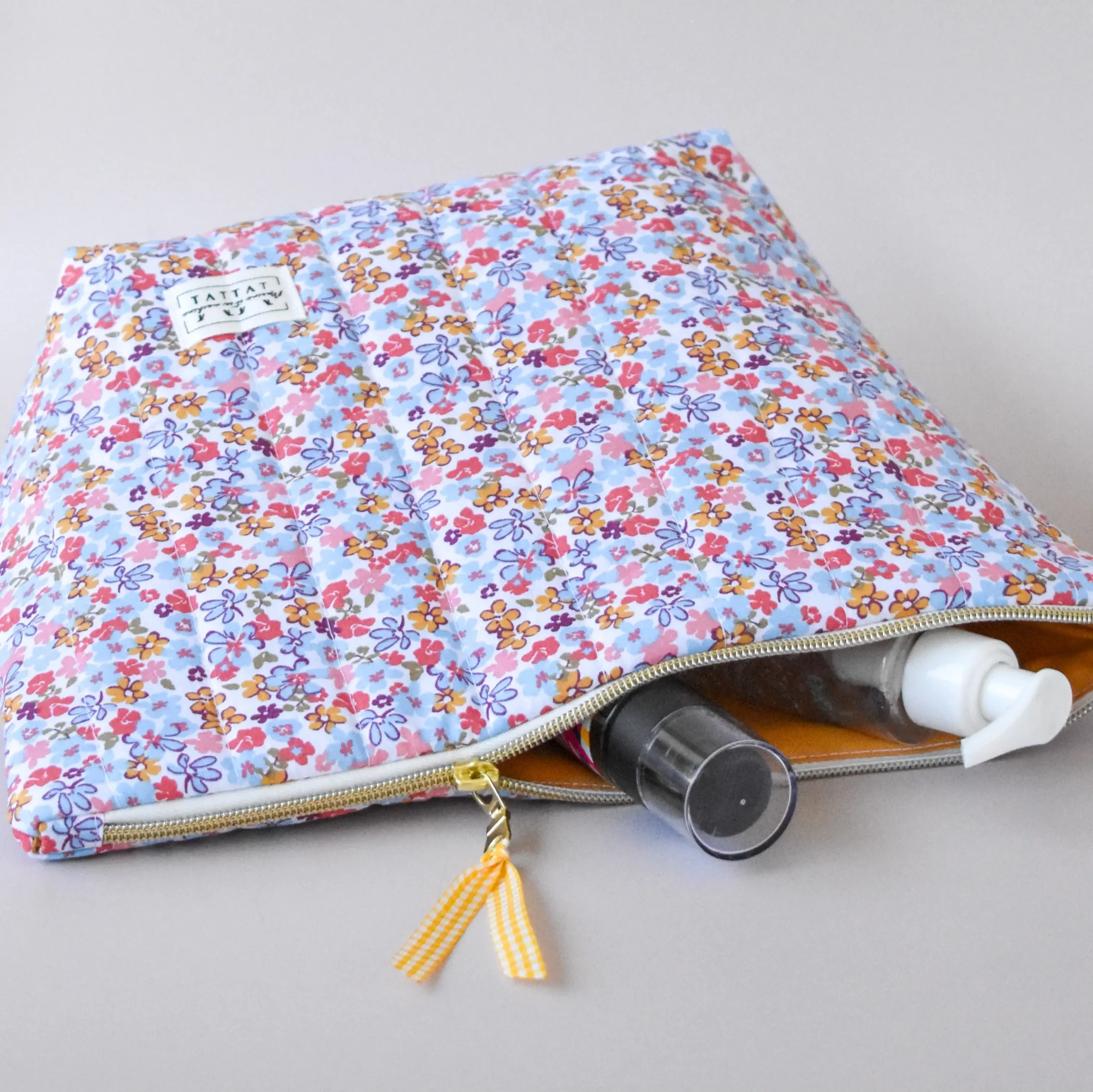Trousse de toilette fleurie - détail