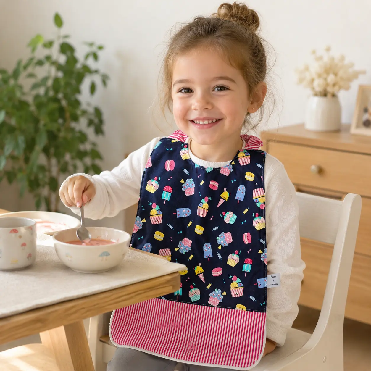 Serviette de table élastiquée maternelle portée