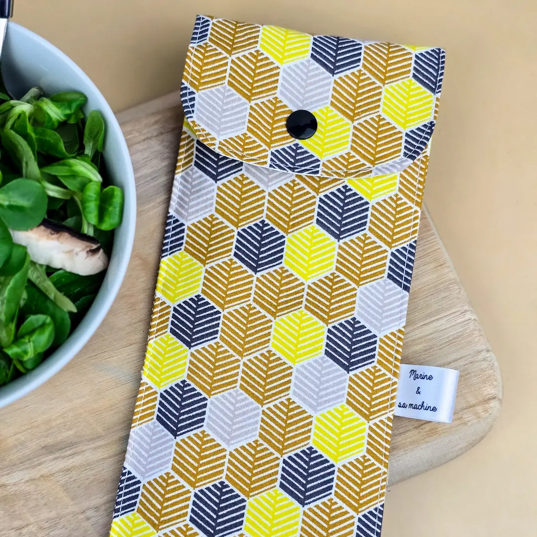 Etui a couvert floki jaune fermé