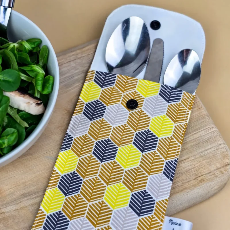 Etui a couvert floki jaune ouvert