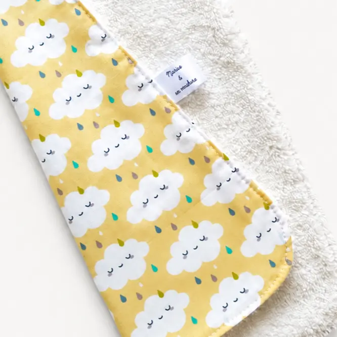 Serviette élastique maternelle nuage - détails