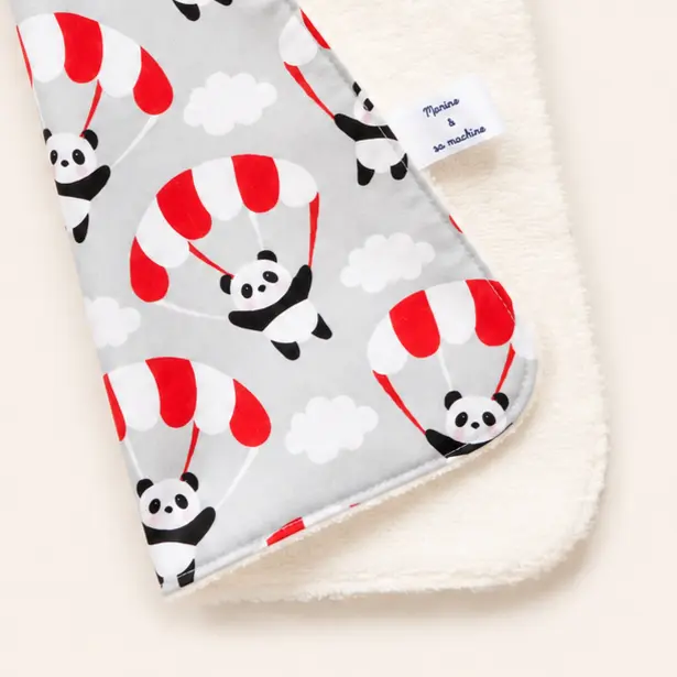 Serviette élastique maternelle panda détails