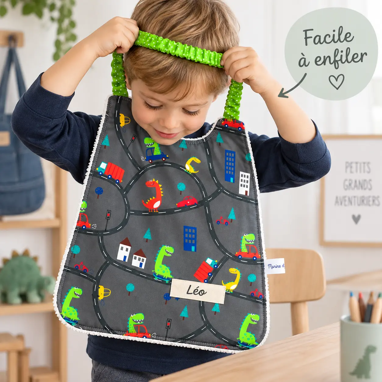 Bavoir élastique maternelle dinosaure - Facile à enfiler
