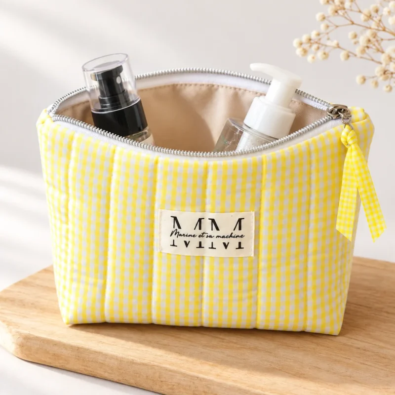trousse tissu vichy jaune ouverte